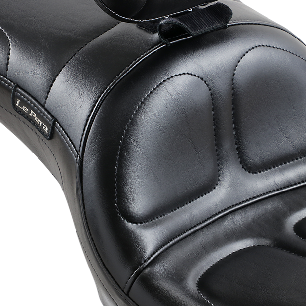 Maverick Seat - with Backrest - Stitched - Black - FLD/FXD &