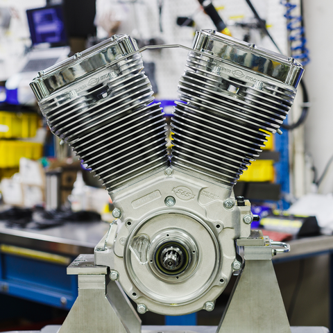 V124 Long Block Engine - Chrome/Natural - Big Twin | Custom Chasis w/Alternator-Style Primary