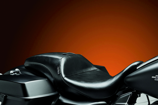 Outcast Seat - Full-Length - With Backrest - Smooth - Black - FL &