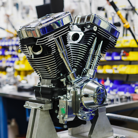V124 Long Block Engine - Chrome/Wrinkle Black - Big Twin | Custom Chasis w/Alternator-Style Primary