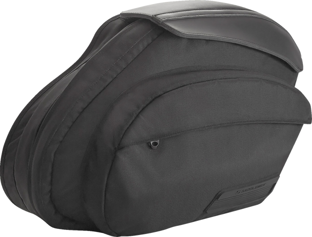 Saddlebags - M8 Softail