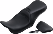 Outcast Seat - 2-Up - With Backrest - Smooth - Black - FL '08-'23
