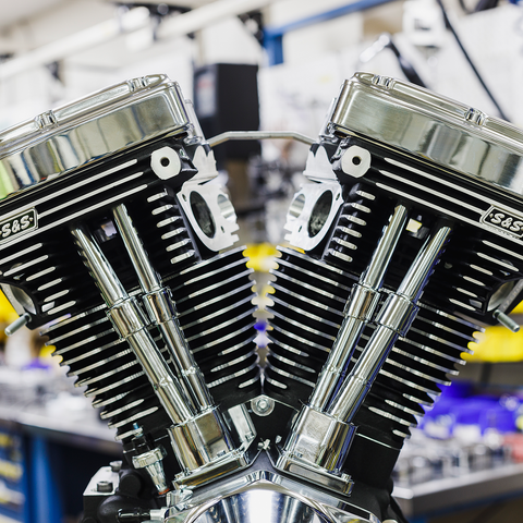 V124 Long Block Engine - Chrome/Wrinkle Black - Big Twin | Custom Chasis w/Alternator-Style Primary