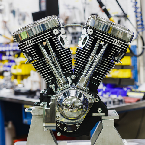 V124 Long Block Engine - Chrome/Wrinkle Black - Big Twin | Custom Chasis w/Alternator-Style Primary